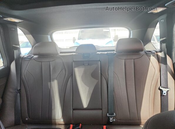 5UXKT0C31H0V97272 2017 BMW X5 Blue Rear interior view