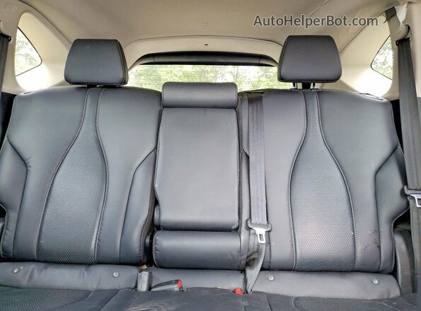 5J8TC2H58LL004821 2020 ACURA RDX Silver Widok wnętrza z tyłu