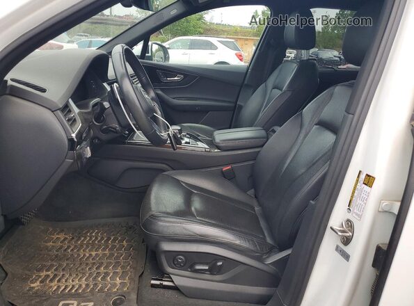 WA1LAAF79KD047215 2019 AUDI Q7 White Dashboard view