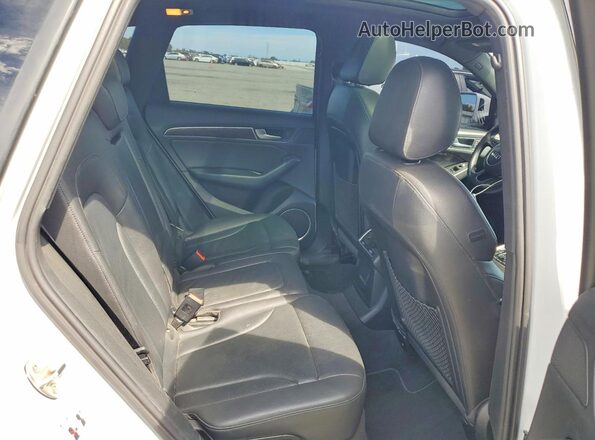 WA1CVAFP8GA024246 2016 AUDI Q5 White Widok wnętrza z tyłu