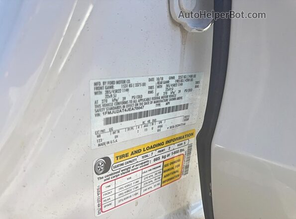 1FMJU2AT4JEA70047 2018 FORD EXPEDITION White Widok wnętrza z tyłu