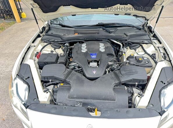 ZAM56RPS0H1236696 2017 MASERATI QUATTROPOR White წინა პანელის ხედი
