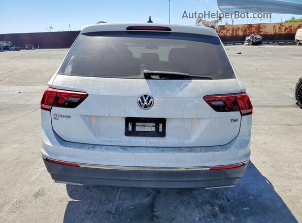 3VV3B7AX2JM074161 2018 VOLKSWAGEN TIGUAN White Widok wnętrza z przodu