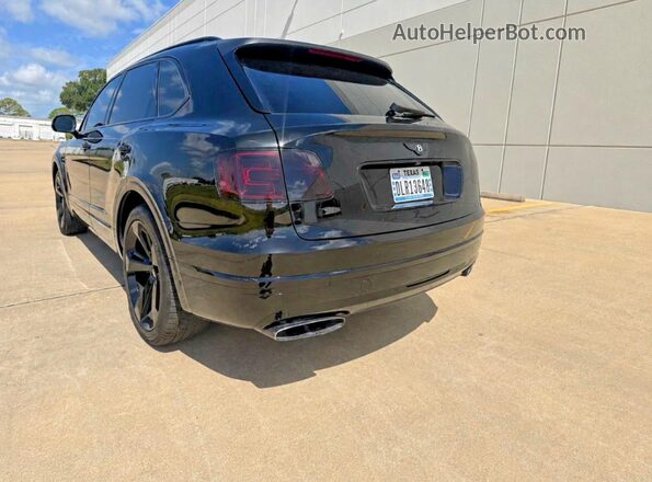 SJAAC2ZV8HC014584 2017 BENTLEY BENTAYGA Black Front right