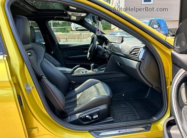 WBS8M9C5XJ5L71960 2018 BMW M3 Yellow Առջևի վահանակի տեսք