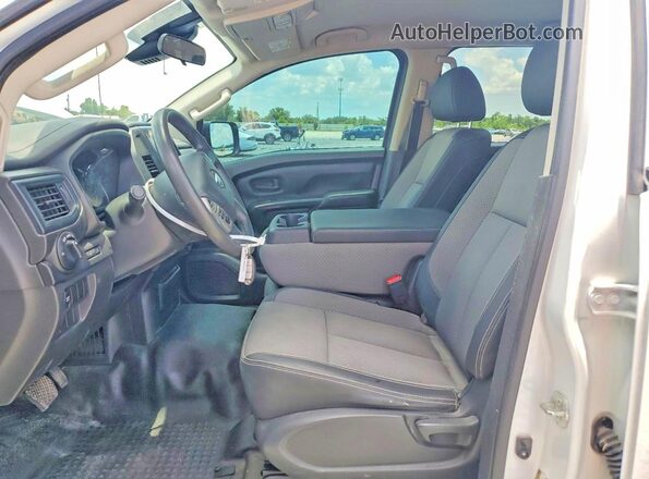 1N6AA1FA0MN518719 2021 NISSAN TITAN White Dashboard view