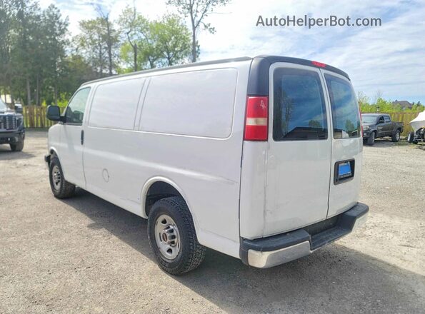 1GTW7AFF6H1280794 2017 GMC SAVANA White Առջևի աջ