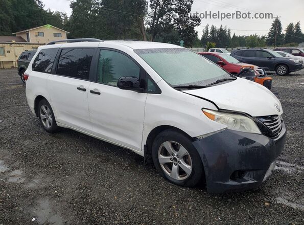 5TDZK3DC1GS748352 2016 TOYOTA SIENNA White Front view