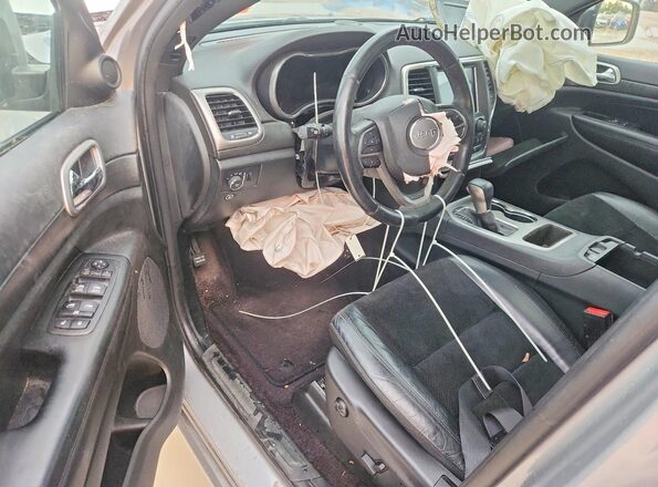 1C4RJEAGXJC241884 2018 JEEP GRAND Silver Սարքավորումների վահանակի տեսք