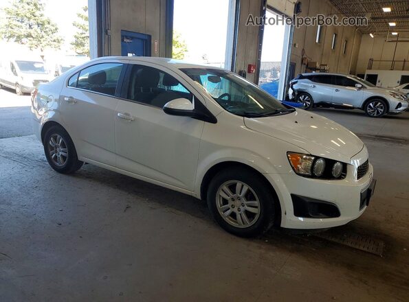 1G1JC5SH6G4146037 2016 CHEVROLET SONIC White Вид спереду