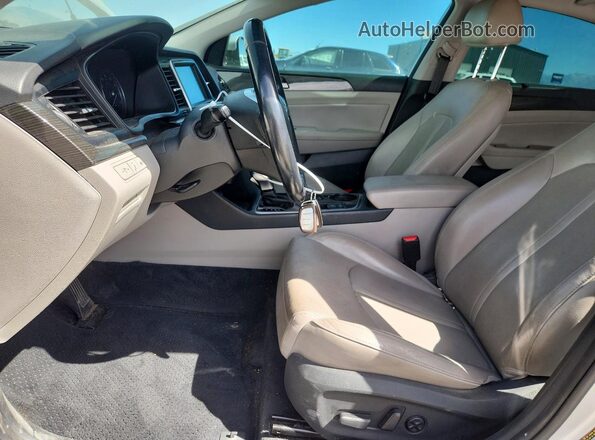 5NPE34AF6JH622839 2018 HYUNDAI SONATA Silver წინა პანელის ხედი