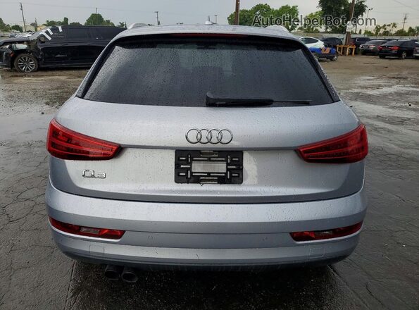 WA1BFCFS1GR007427 2016 AUDI Q3 Gray Front interior view