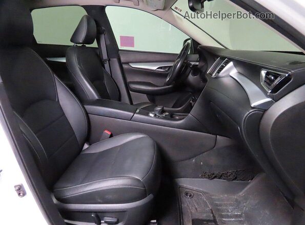 3PCAJ5M32KF132328 2019 INFINITI QX50 White Widok z tyłu