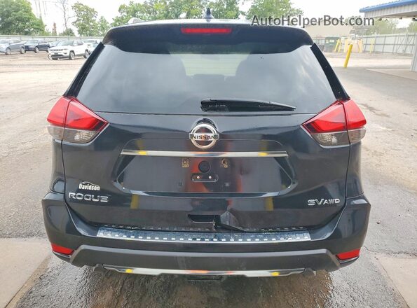 5N1AT2MV3HC879383 2017 NISSAN ROGUE Черный Вид салона спереди