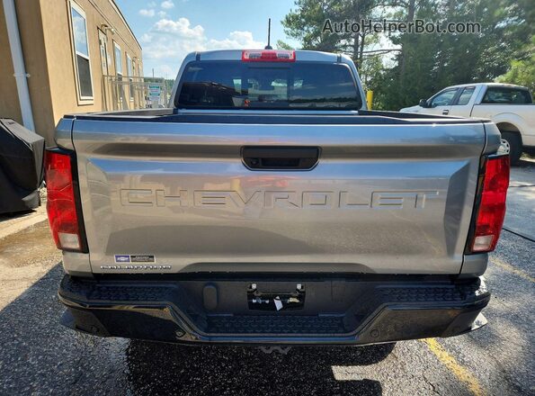 1GCPSBEKXT1175207 2026 CHEVROLET COLORADO Silver Widok wnętrza z przodu