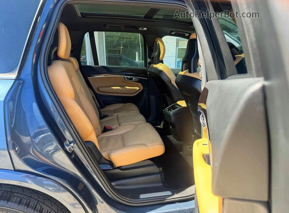 YV4A22PK1J1385420 2018 VOLVO XC90 Gray Rear view