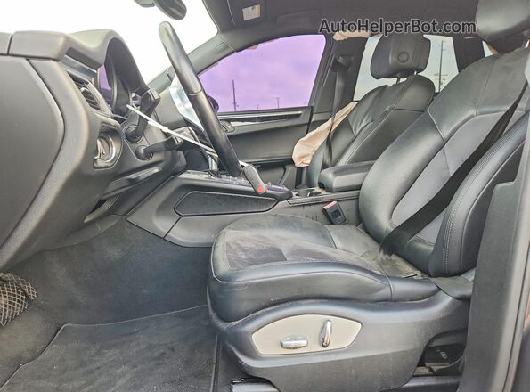 WP1AA2A5XJLB03982 2018 PORSCHE MACAN Gray Вид панелі приладів