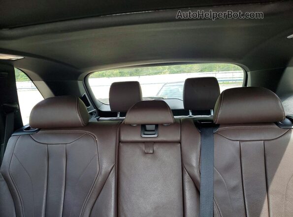 5UXKR0C55H0V50097 2017 BMW X5 White Rear interior view