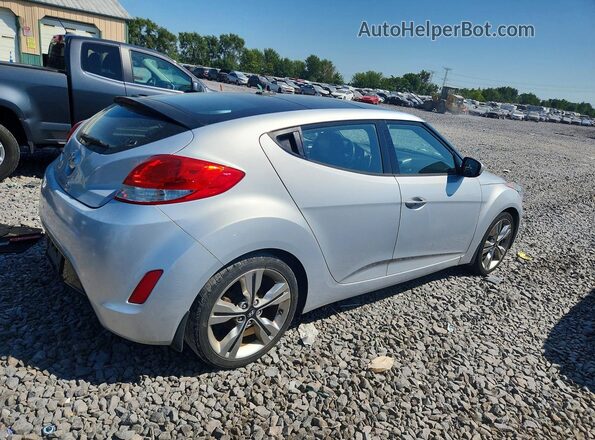 KMHTC6ADXHU316658 2017 HYUNDAI VELOSTER Серебряный Передняя правая четверть