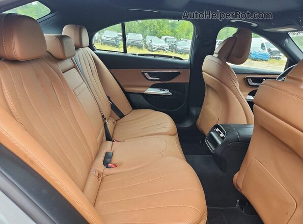 W1KLF4GBXTA203539 2026 MERCEDES-BENZ E-CLASS Gray უკანა სალონის ხედი