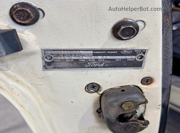 0000006T07C211909 1966 FORD MUSTANG White უკანა სალონის ხედი