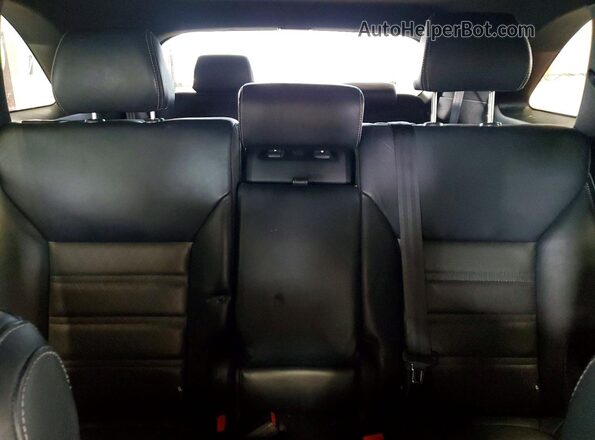 5XYPKDA53HG256827 2017 KIA SORENTO Silver Widok wnętrza z tyłu