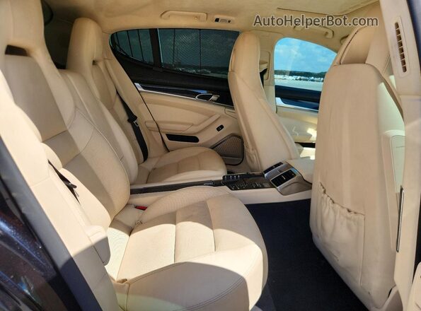 WP0AC2A70GL070111 2016 PORSCHE PANAMERA Черный Вид задней части салона