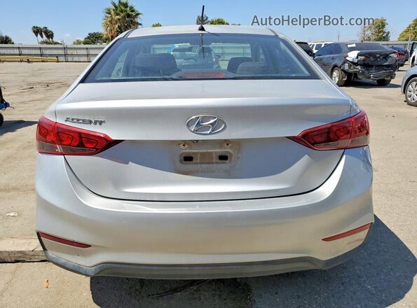 3KPC24A31KE059785 2019 HYUNDAI ACCENT Серебряный Вид салона спереди