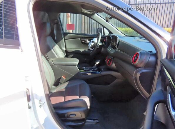 3GNKBERS7RS161043 2024 CHEVROLET BLAZER White Вид ззаду