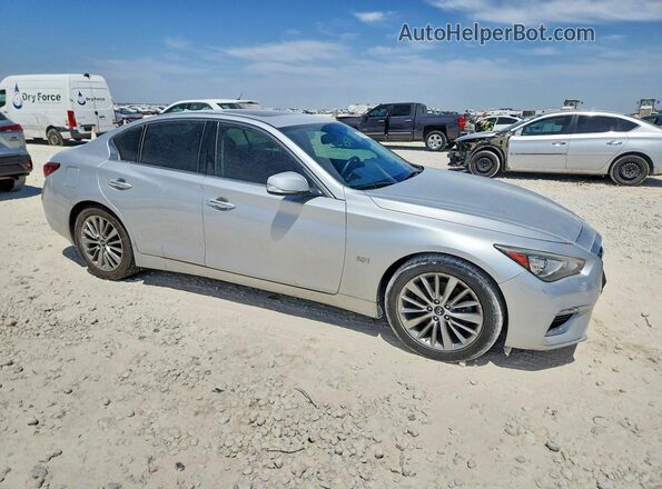 JN1EV7AR9JM438929 2018 INFINITI Q50 Silver Вид спереду