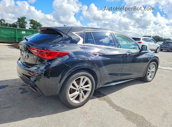 SJKCH5CP2HA032950 2017 INFINITI QX30 Black Front right