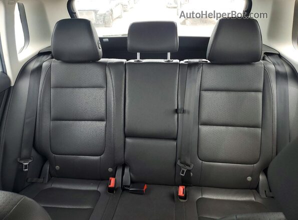 WVGAV7AX2HW507657 2017 VOLKSWAGEN TIGUAN Серебряный Вид задней части салона