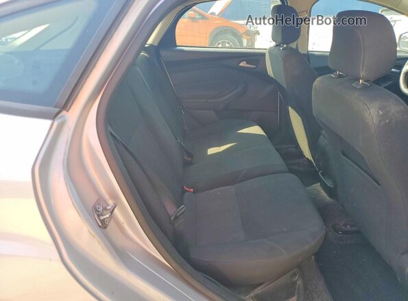 1FADP3K2XJL228526 2018 FORD FOCUS Gray ძრავის განყოფილების ხედი