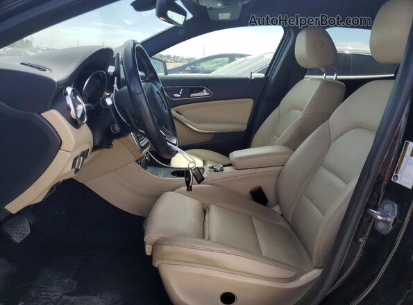 WDCTG4GB8LU024724 2020 MERCEDES-BENZ GLA Black Dashboard view