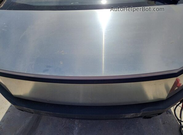 7G2CEHED7SA072420 2025 TESLA CYBERTRUCK Silver ძრავის განყოფილების ხედი