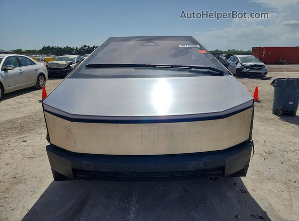 7G2CEHED7SA072420 2025 TESLA CYBERTRUCK Silver წინა ხედი