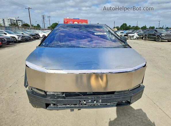7G2CEHED8RA000054 2024 TESLA CYBERTRUCK Gold Вид ззаду