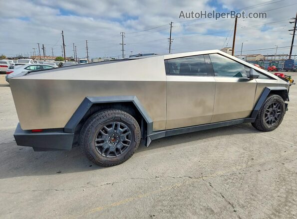 7G2CEHED8RA000054 2024 TESLA CYBERTRUCK Gold Передня права чверть