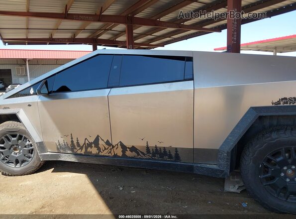 7G2CEHED9RA002671 2024 TESLA CYBERTRUCK Gray Вид задньої частини салону