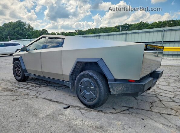 7G2CEHEEXSA062120 2025 TESLA CYBERTRUCK Silver უკანა მარცხენა