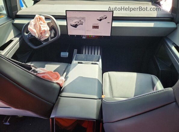 7G2CEHEEXSA062120 2025 TESLA CYBERTRUCK Silver წინა პანელის ხედი
