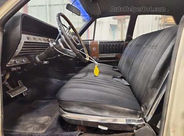 7G64H249776 1967 FORD LTD Белый Вид салона спереди
