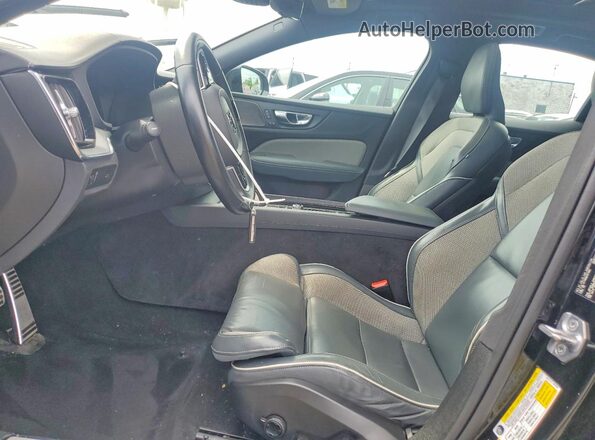 7JRL12TM8NG157960 2022 VOLVO S60 Black Вид салону спереду