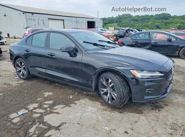 7JRL12TM8NG157960 2022 VOLVO S60 Black Передня права чверть