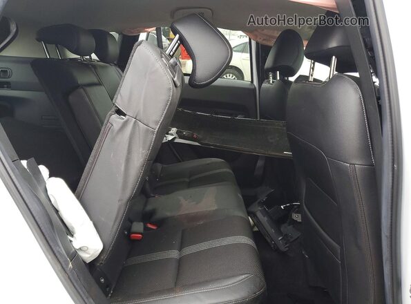 7MMVABBM4SN356116 2025 MAZDA CX-5 White Widok tylnych siedzeń