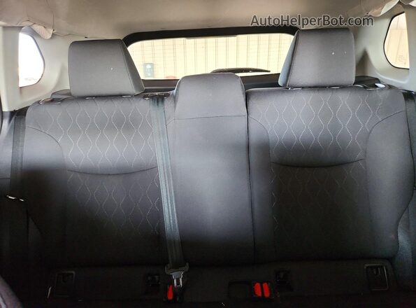 7MUCAAAG1PV072026 2023 TOYOTA COROLLA White Հետևի նստատեղերի տեսք