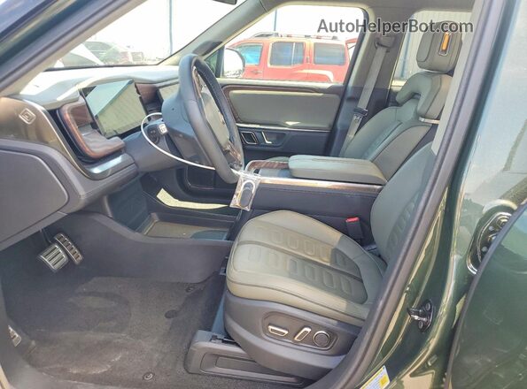 7PDSGABA2PN021972 2023 RIVIAN R1S Green Widok wnętrza z przodu