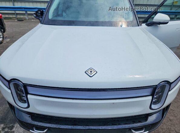7PDSGABA3PN019549 2023 RIVIAN R1S White Engine compartment view