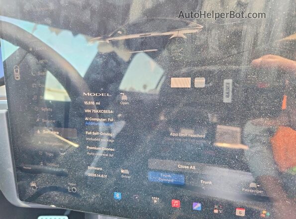 7SAXCBE54SF466172 2025 TESLA MODEL Gray Vista del cuadro de instrumentos