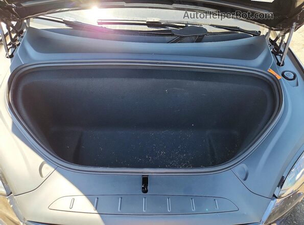 7SAXCBE54SF466172 2025 TESLA MODEL Gray Vista interior trasera
